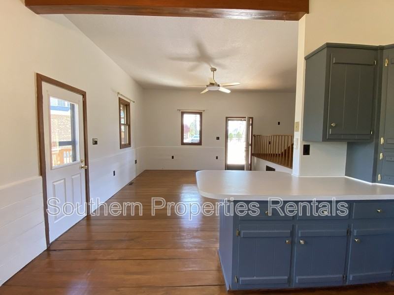 45 Lookout Pt - Photo 7 of 46