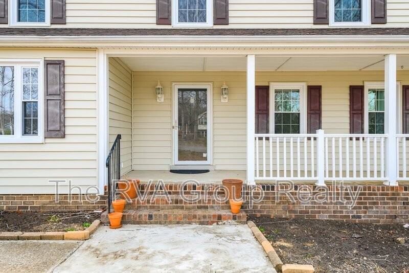 1601 Lancashire Dr - Photo 5 of 50