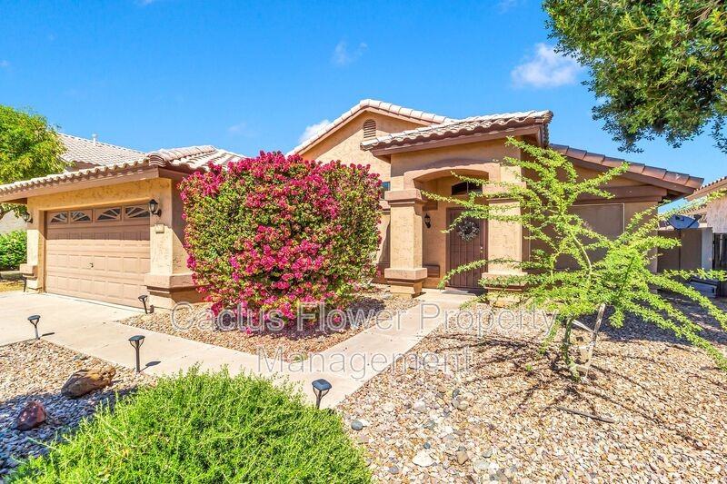 1616 E Heather Ave - Photo 4 of 39