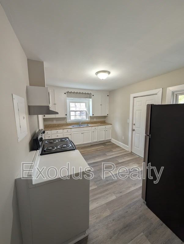 1011 S 7th St - Photo 3 of 10