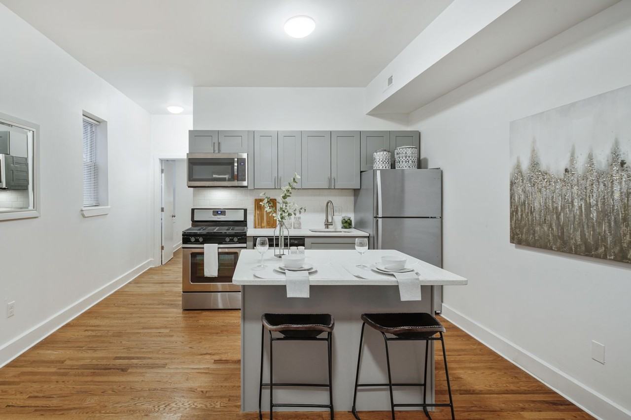 The Ivy - Photo 3 of 12