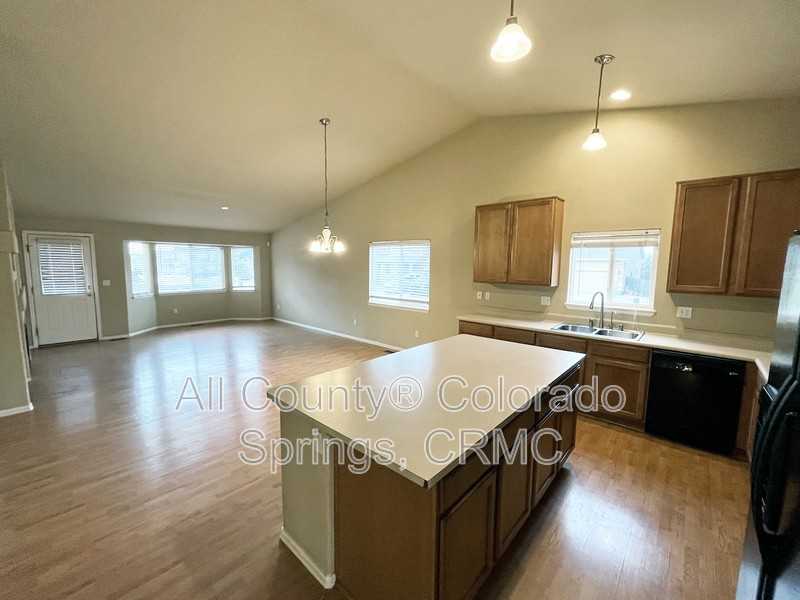 7803 Guinness Way - Photo 6 of 25