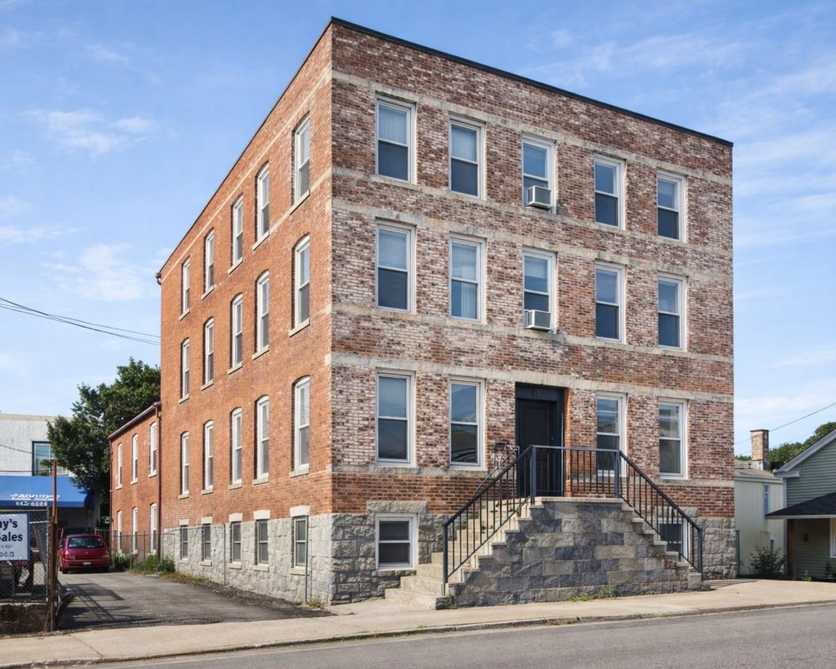 40 Pearl Street | Downtown New London Living Steps from the Waterfront - Photo 2 of 2