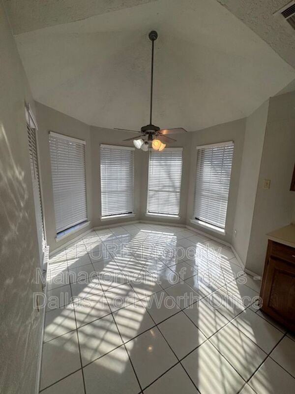 7313 Century Dr - Photo 4 of 19