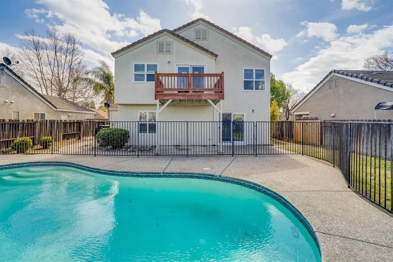 1561 Spring Ct - Photo 6 of 50