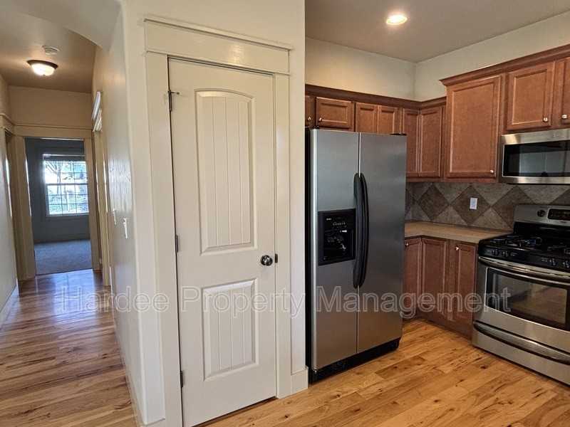 6251 W Geneva St - Photo 4 of 25