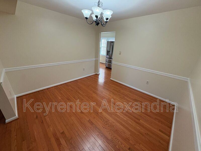 8239 Doctor Craik Ct - Photo 4 of 19