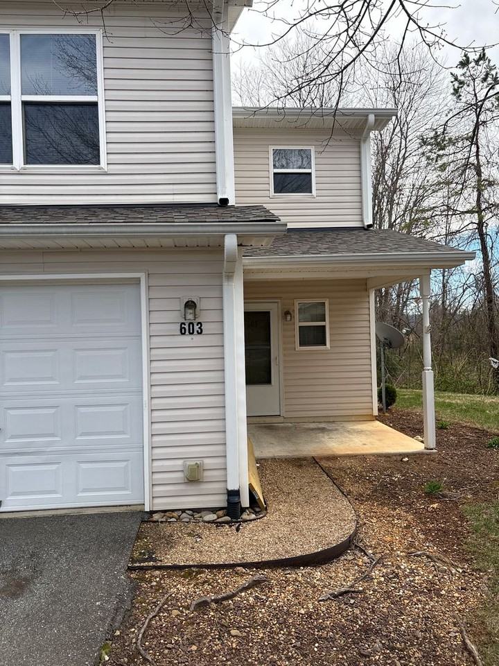 603 Olde Covington Way - Photo 3 of 15