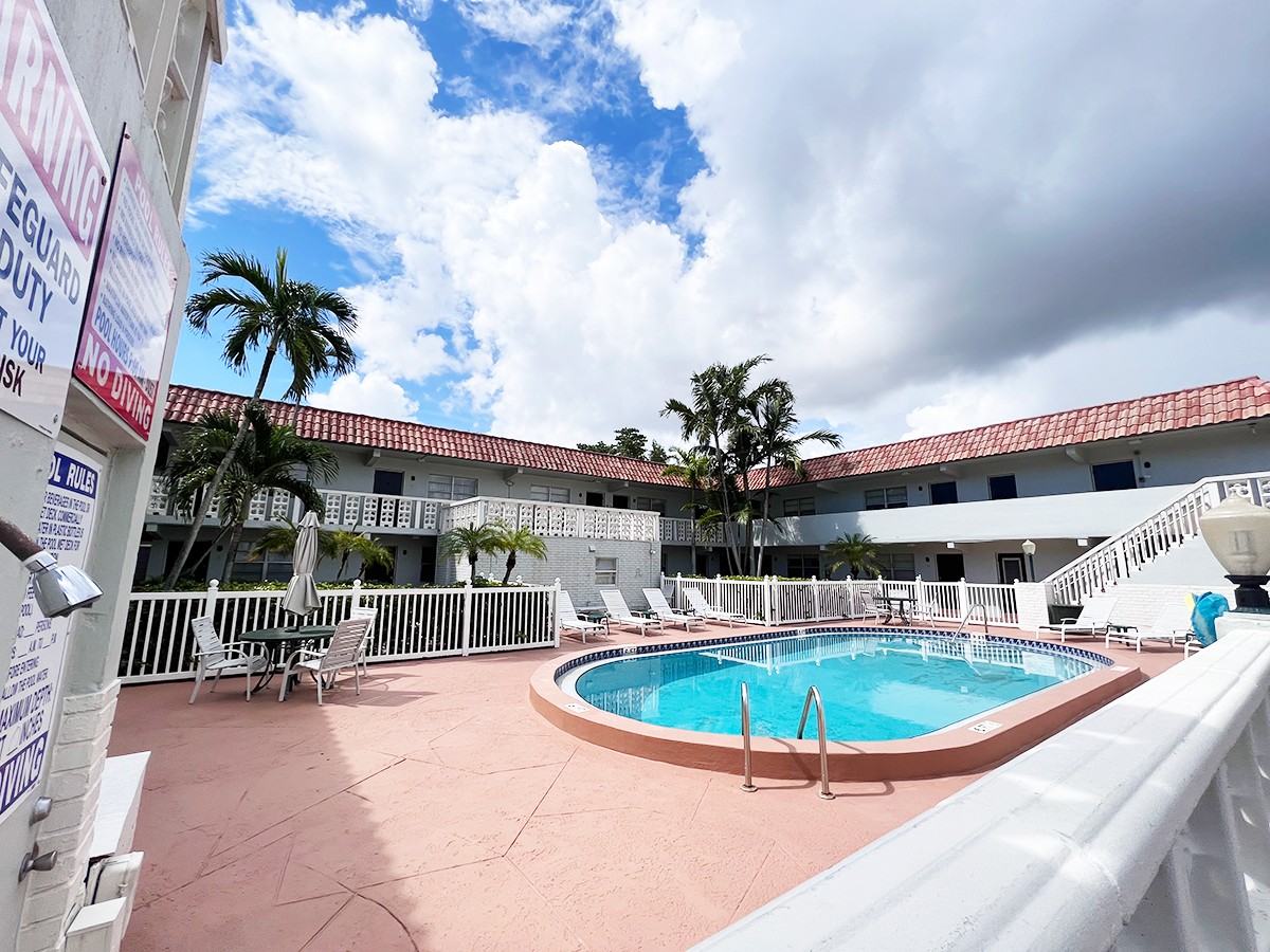 1300 Northeast 3rd Street - Photo 3 of 30