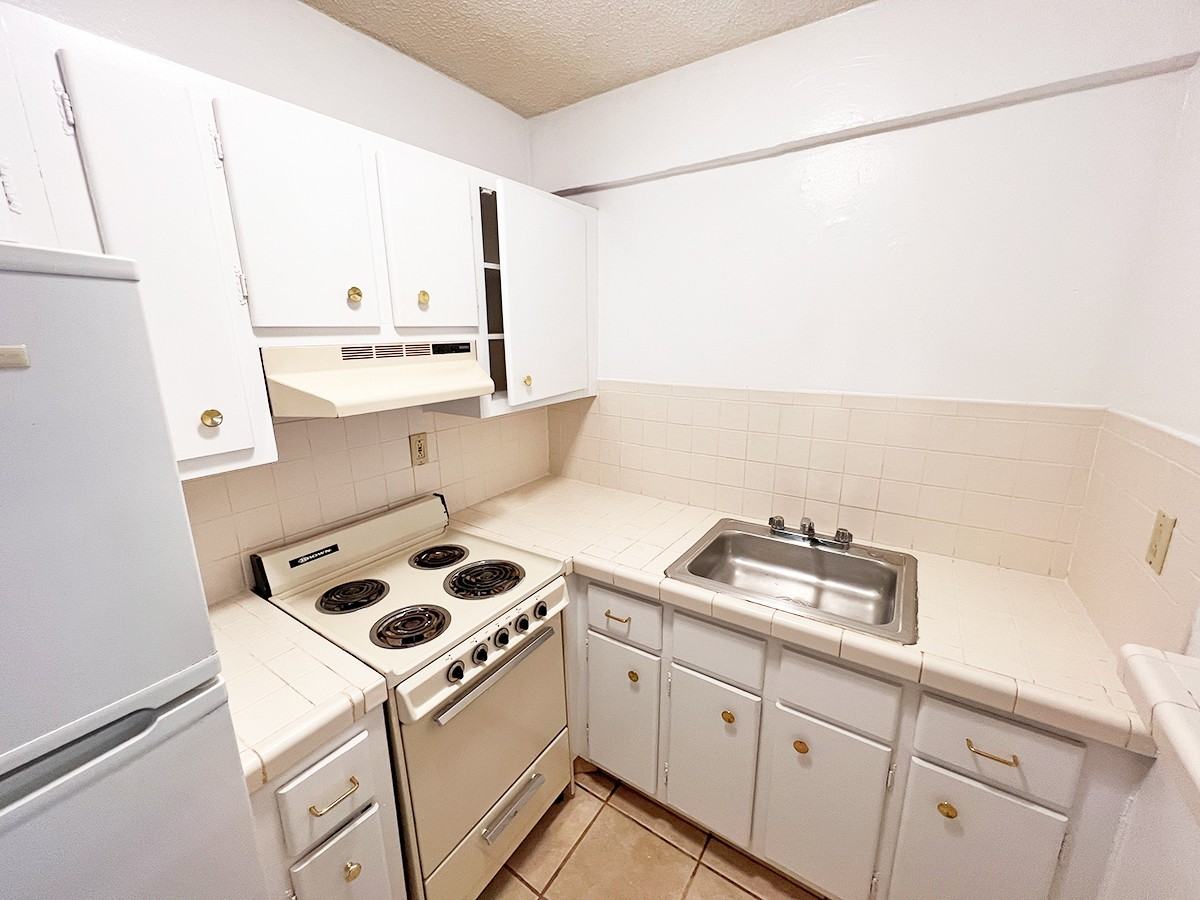 1300 Northeast 3rd Street - Photo 6 of 30