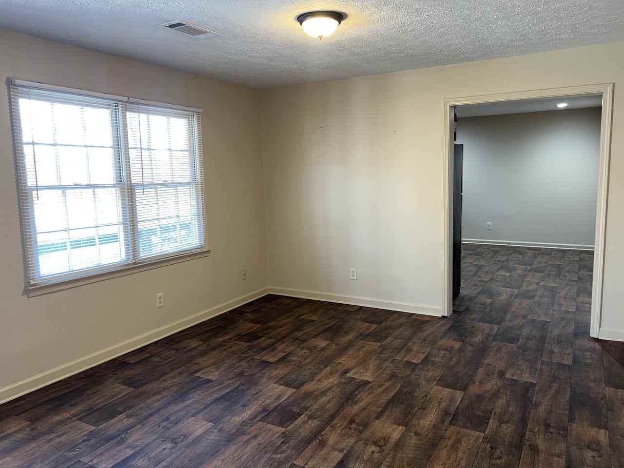 Nottingham Apartments - Photo 3 of 13