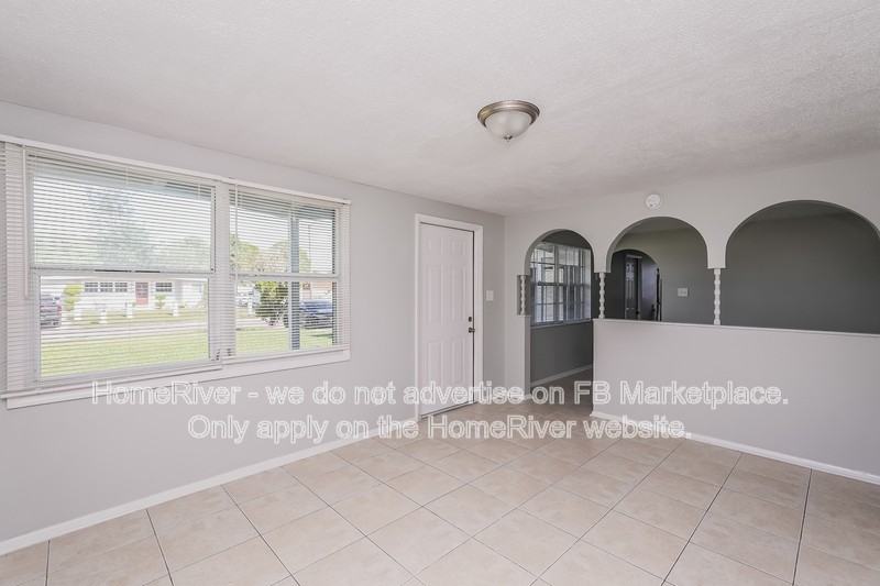 1721 Lancelot Loop - Photo 5 of 19