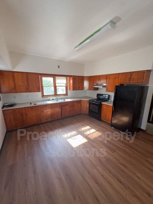 1413 Prospect Ave #2 - Photo 3 of 12