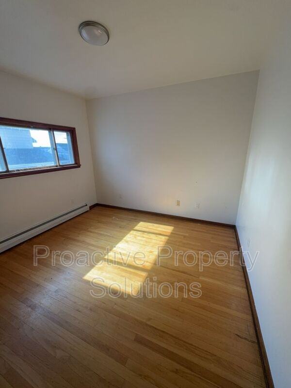 1413 Prospect Ave #2 - Photo 5 of 12