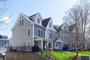 featured image of 15 W Main St