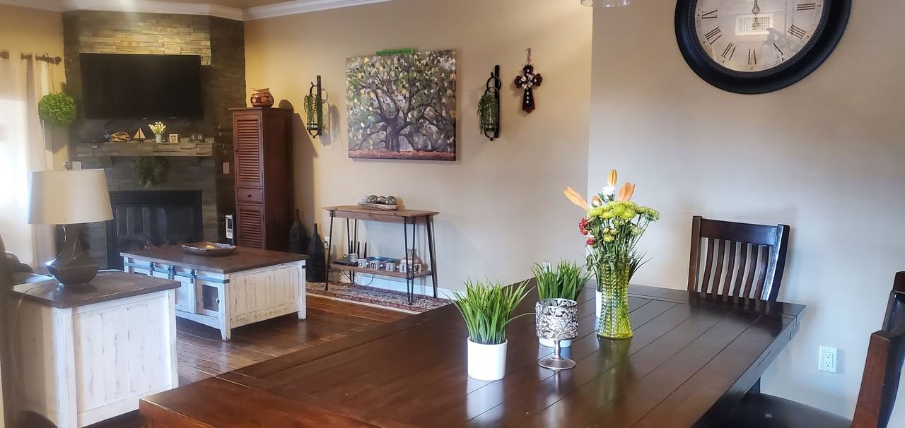 6305 Locarno Dr - Photo 4 of 19