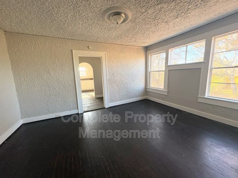 512 81st St S - Photo 5 of 13