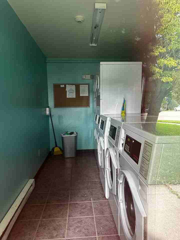 RY145A - Photo 2 of 2