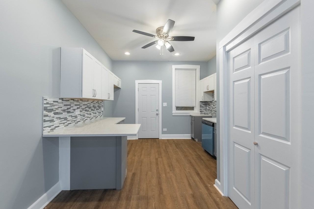 1306 West 64th Street - Photo 4 of 11