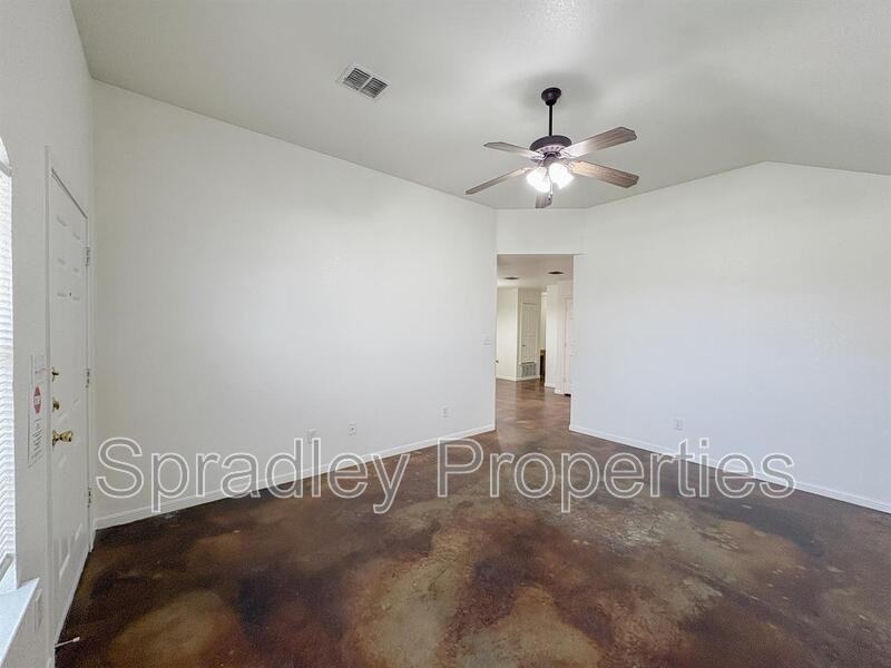 5504 Luxor Dr Apt B - Photo 2 of 13