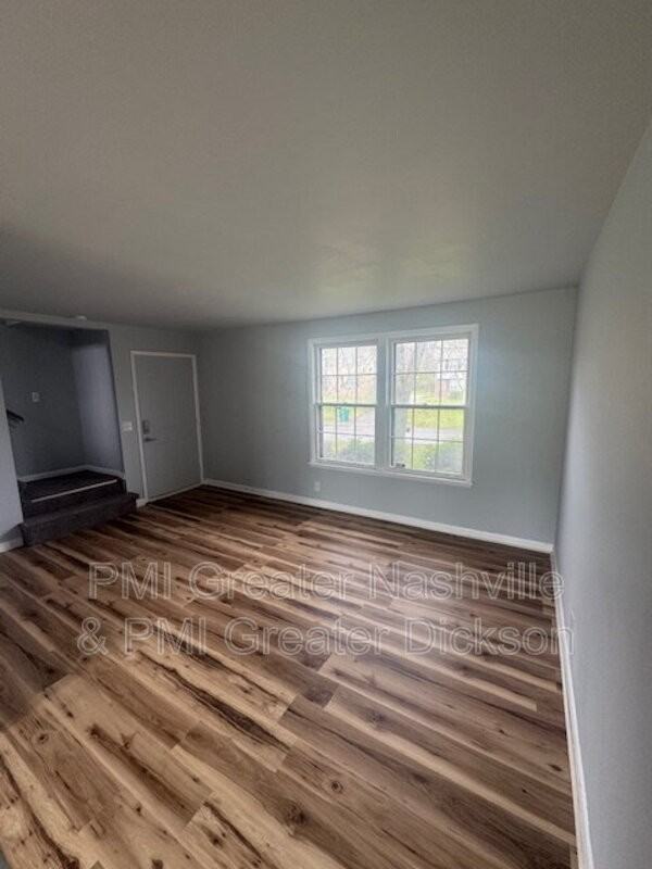 741 Mcpherson Dr - Photo 2 of 10