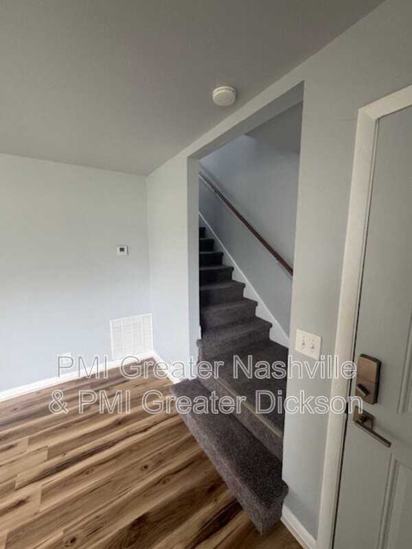 741 Mcpherson Dr - Photo 4 of 10