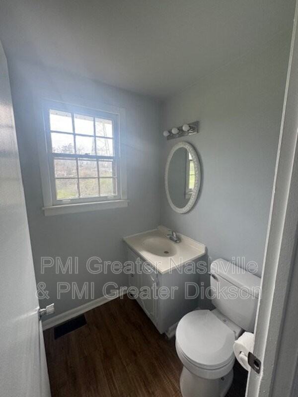 741 Mcpherson Dr - Photo 5 of 10