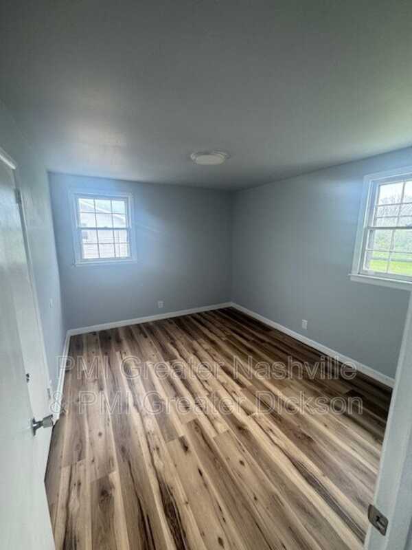 741 Mcpherson Dr - Photo 7 of 10