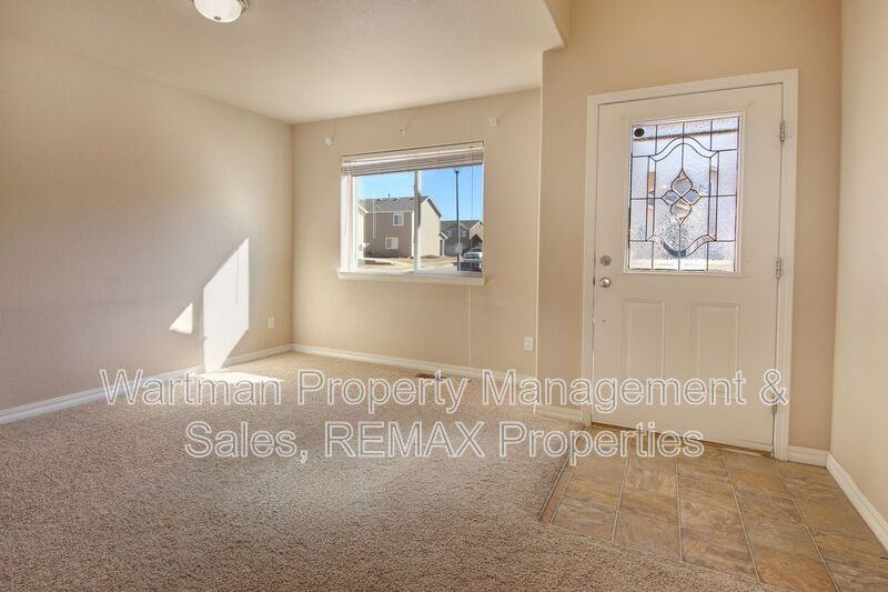 11590 Hibiscus Ln - Photo 3 of 33