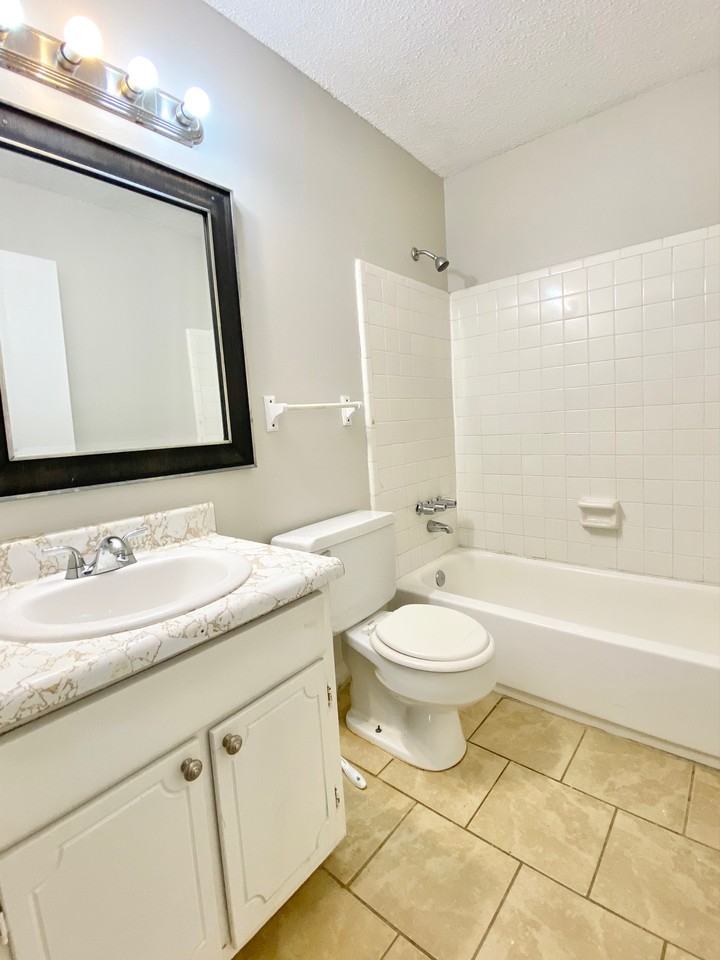 1208 Bush River Rd A5 - Photo 7 of 12