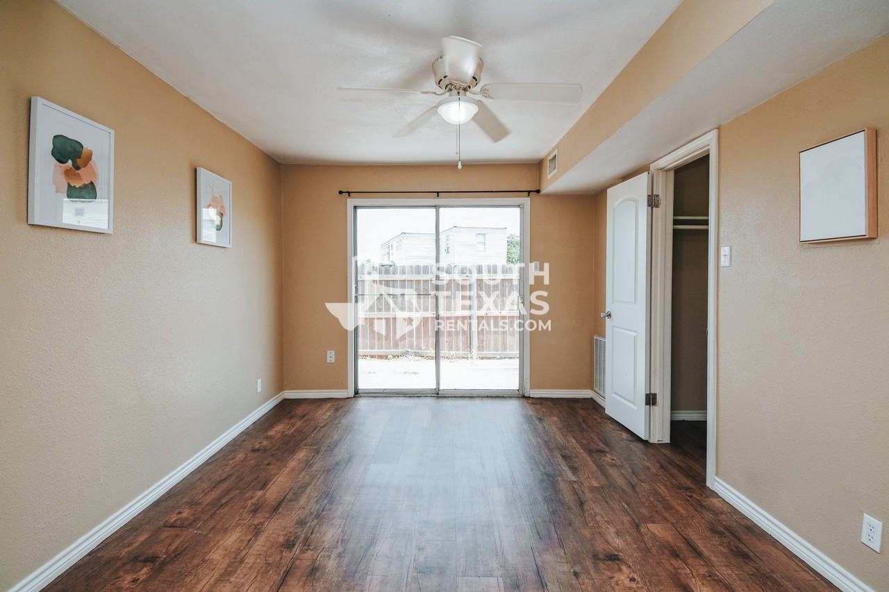 Cottages at Colorado - Photo 5 of 16