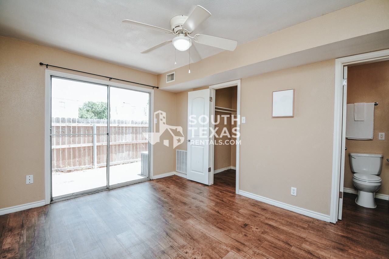 Cottages at Colorado - Photo 6 of 16