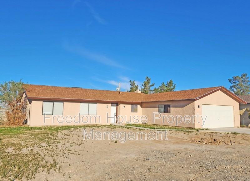 1930 Kearney St - Photo 2 of 43