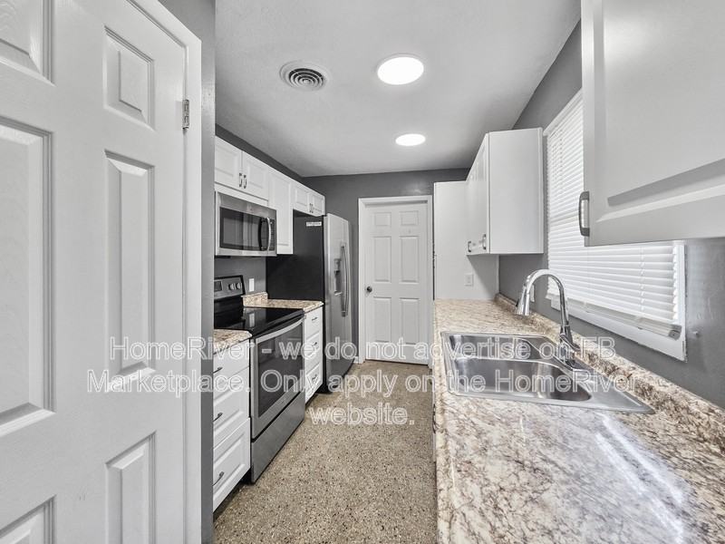 1853 Baylor Ct - Photo 2 of 25