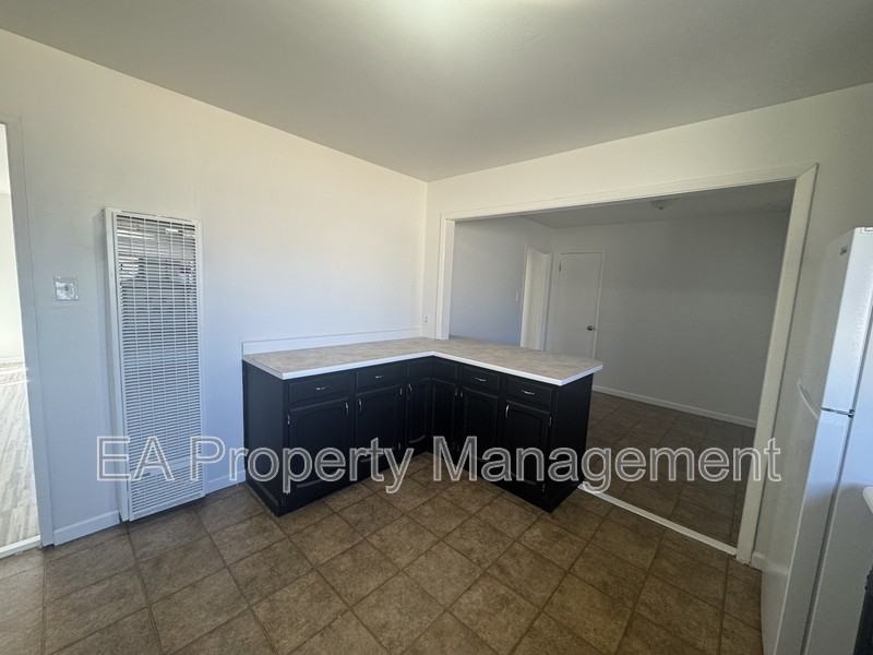 10017 Los Arboles Ave Ne - Photo 2 of 24