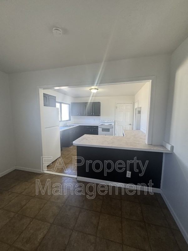 10017 Los Arboles Ave Ne - Photo 5 of 24