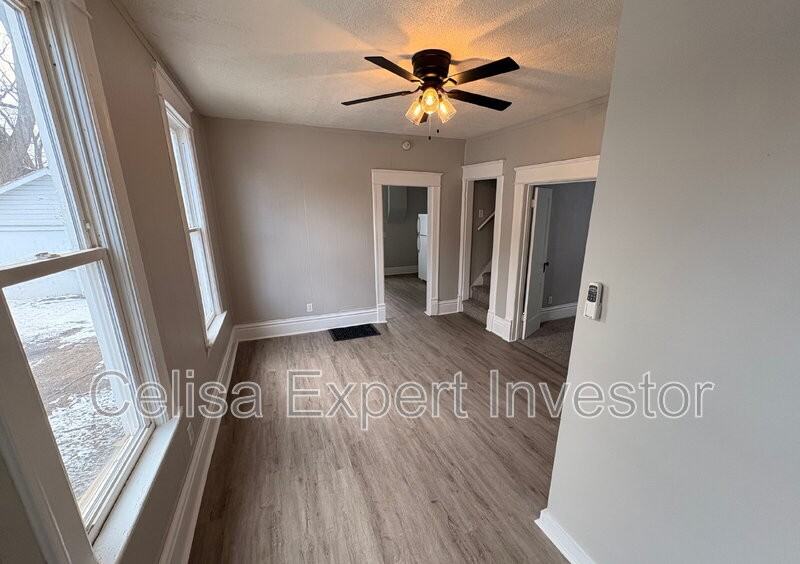 425 Greenlawn Ave - Photo 4 of 11