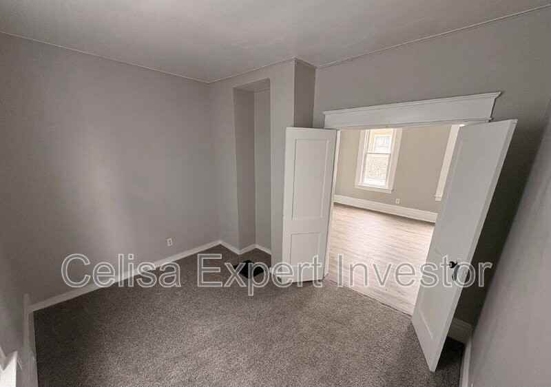 425 Greenlawn Ave - Photo 5 of 11