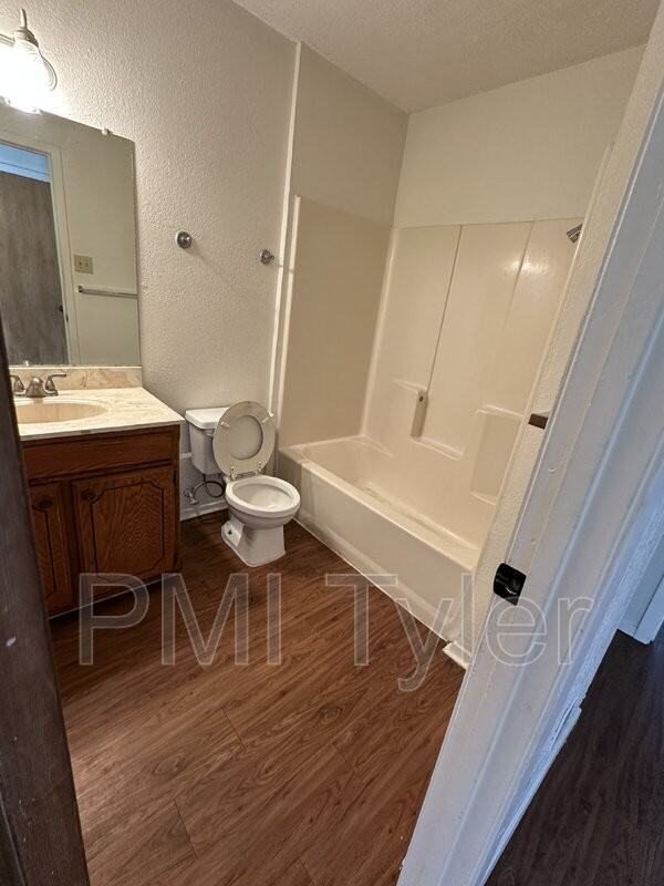 2813 W Shaw St - Photo 5 of 7