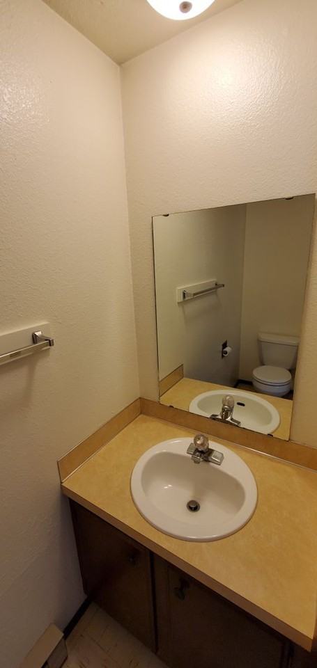 Spacious Apartments with Parking & Storage in Prime Location - Photo 5 of 27