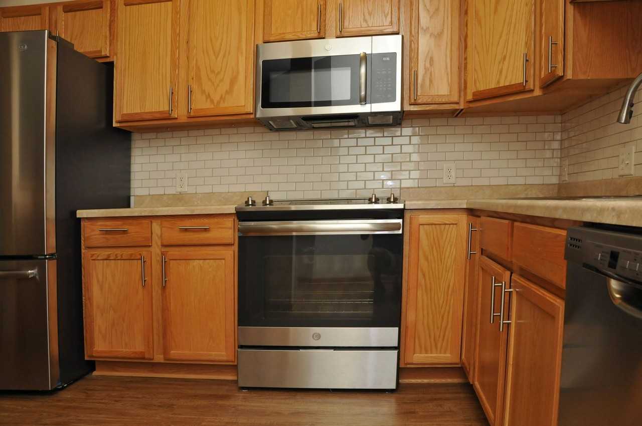 Aurora Pointe Apartments - Photo 3 of 20