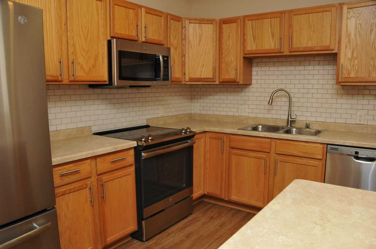 Aurora Pointe Apartments - Photo 4 of 20