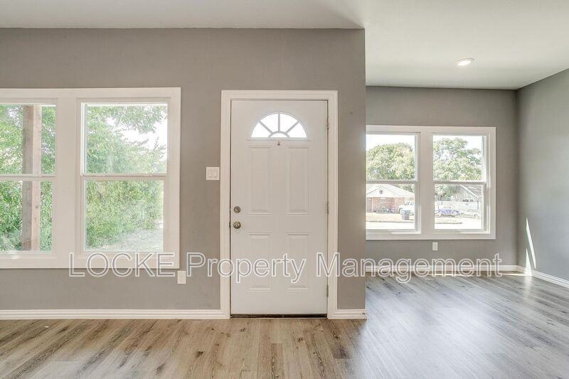 1117 E Cantey St - Photo 2 of 26