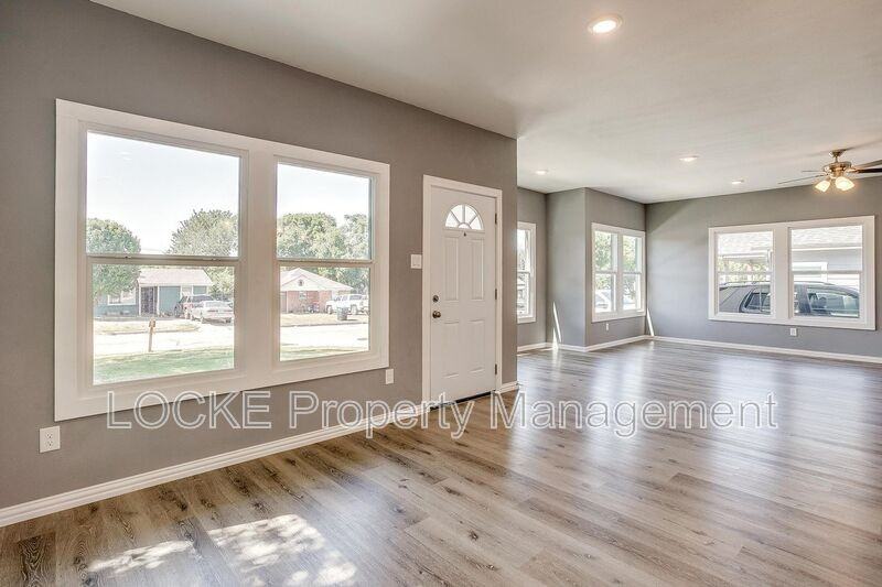 1117 E Cantey St - Photo 3 of 26