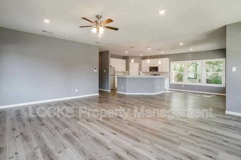 1117 E Cantey St - Photo 7 of 26