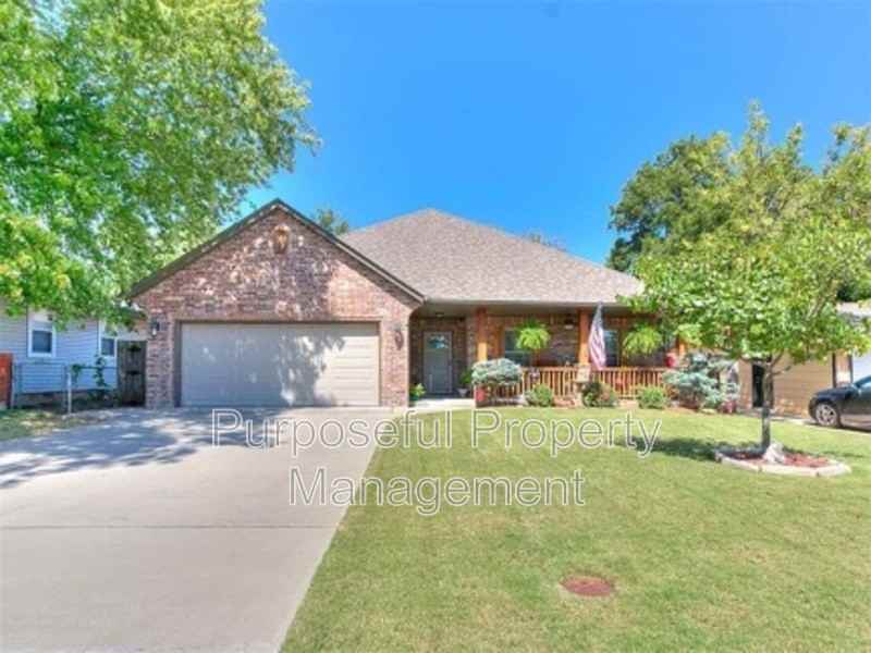 811 E Mosier St - Photo 2 of 26