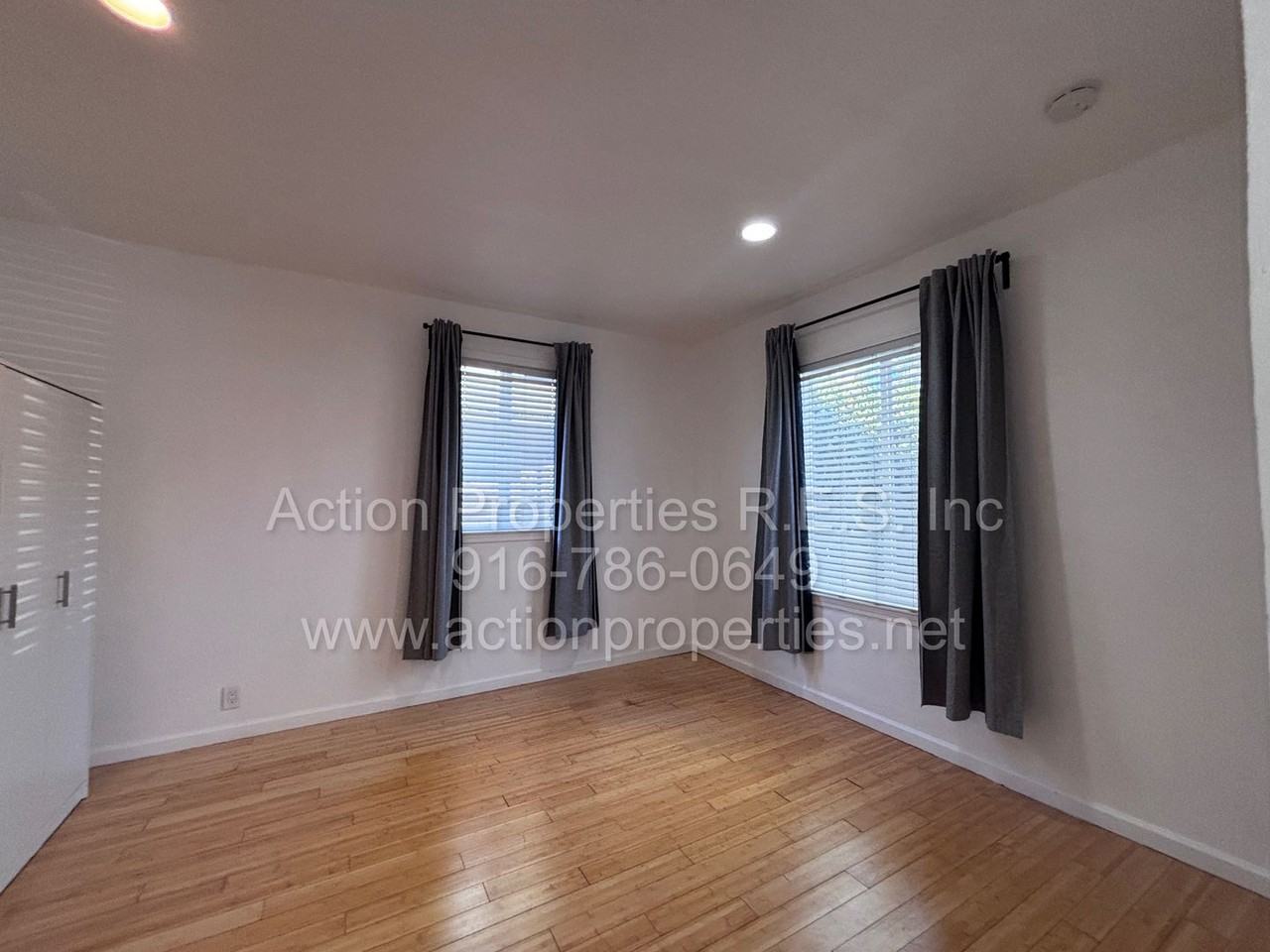 515 Oak St - Photo 4 of 17