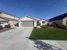 featured image of 2142 E Oak Ave