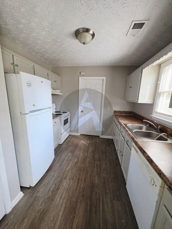 1836 Potomac Pl - Photo 4 of 23