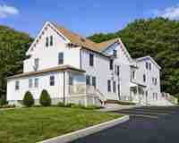 Live Close to Everything: Beaches, Schools, EB, Coast Guard Academy – 461 Williams St Has It All! - Photo 1 of 1